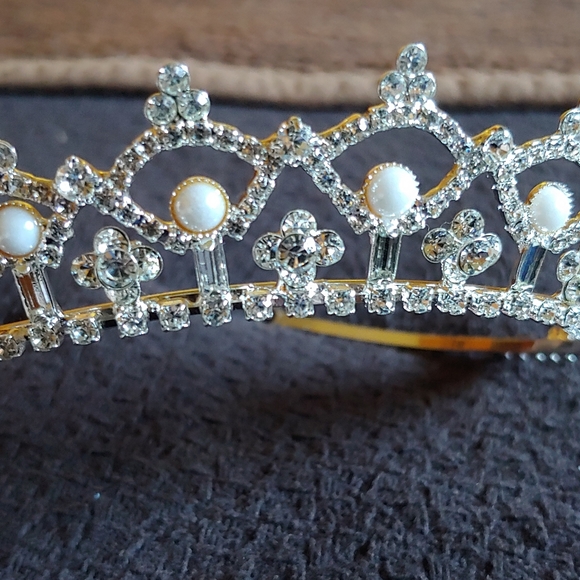 Tiara with baguettes and pearls - Picture 2 of 4